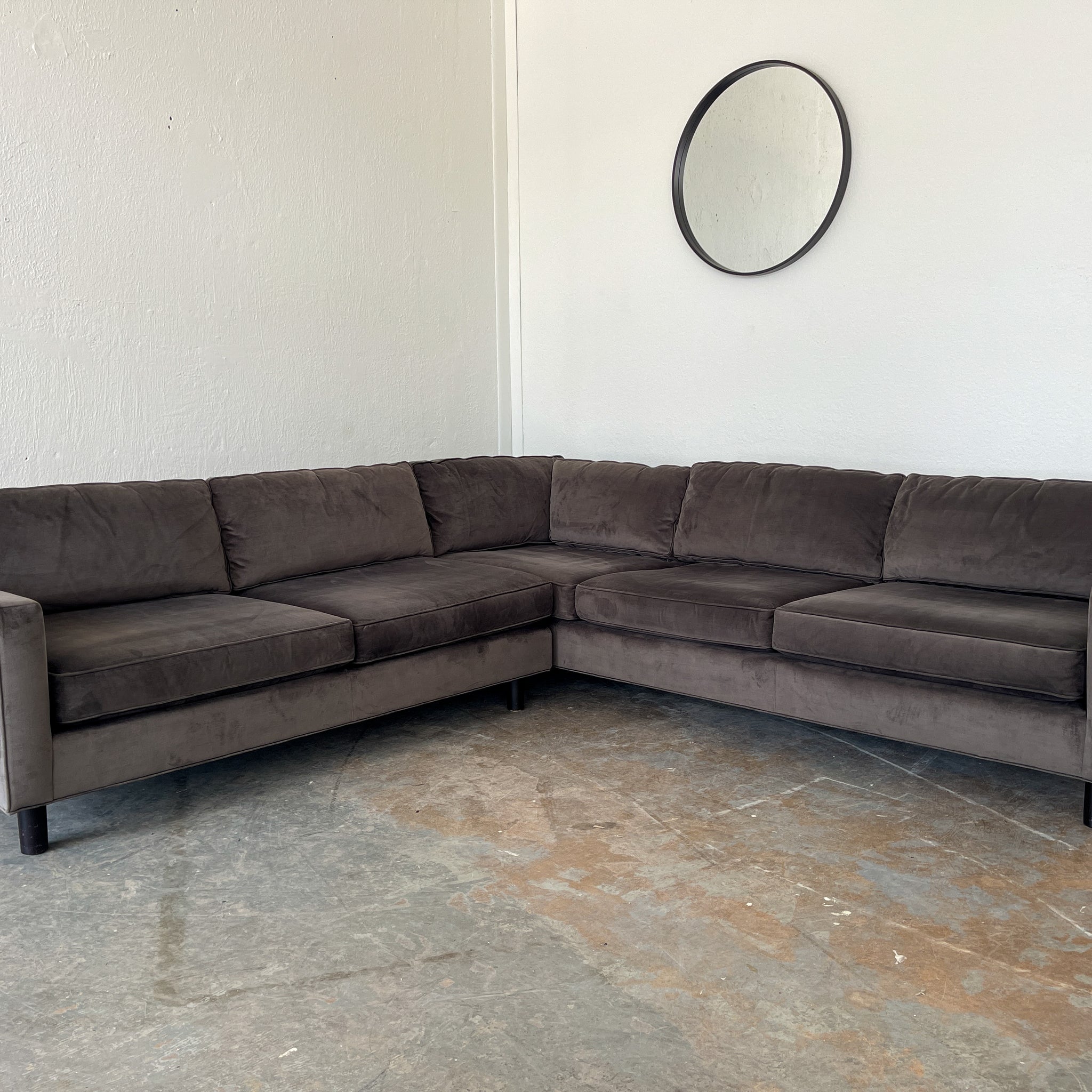 Sofas/Sectionals