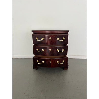 Vintage Thomasville Traditional Mahogany Bombe Chest