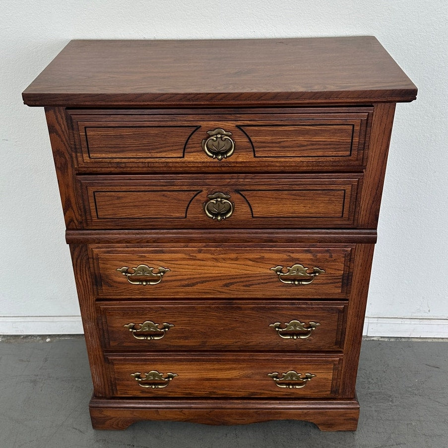 Vintage Broyhill Lenoir House 5-Drawer Oak Dresser