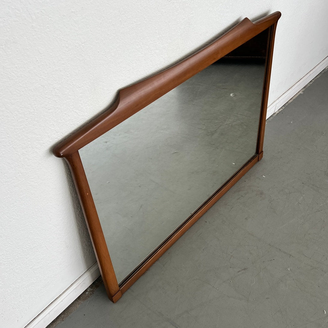 Vintage White Fine Furniture Chest of Drawers with Mirror