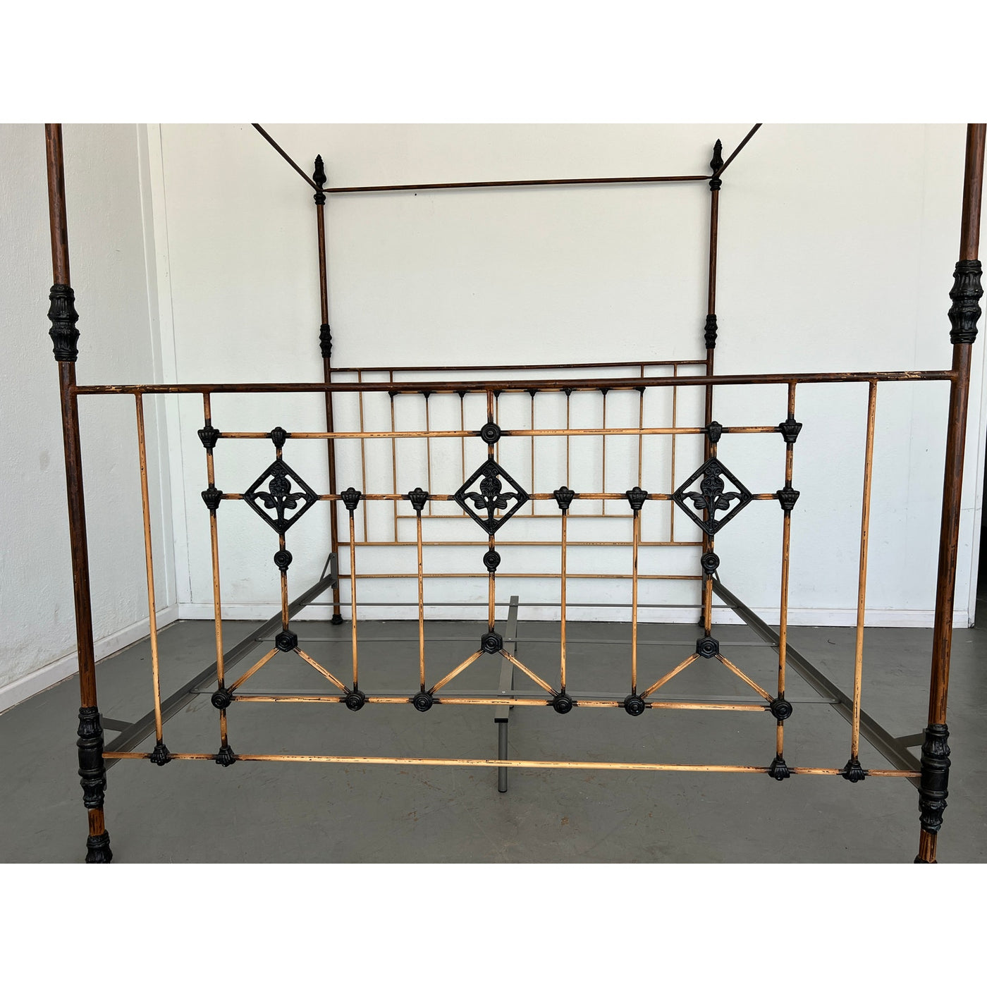 Benicia Foundry & Iron Works Clovis Iron Canopy Bed