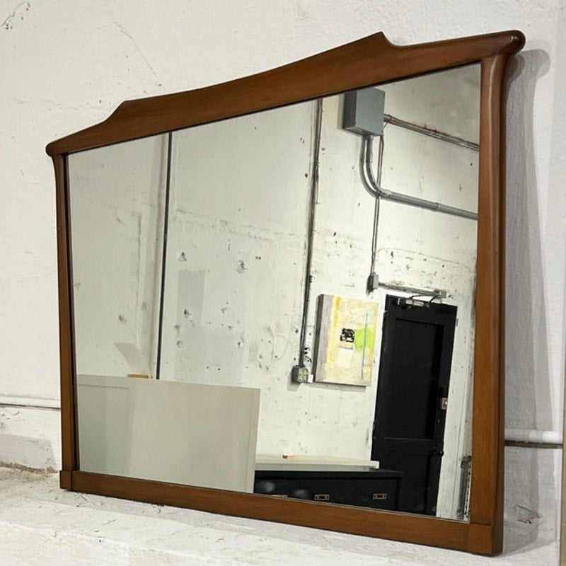 Vintage White Fine Furniture Chest of Drawers with Mirror