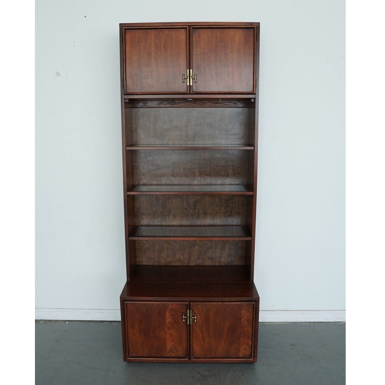 Vintage Mid-Century Modern Display Cabinet