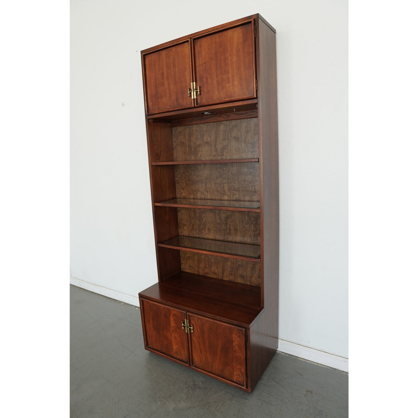 Vintage Mid-Century Modern Display Cabinet