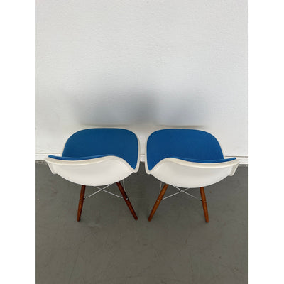 Herman Miller Eames Molded Plastic Side Chair (Set of 4)