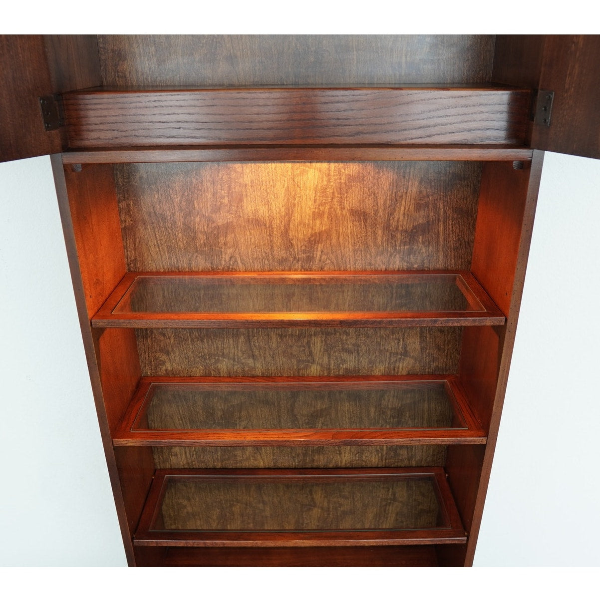 Vintage Mid-Century Modern Display Cabinet