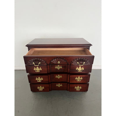 Vintage Thomasville 18th Century Collection Mahogany Lowboy Dresser