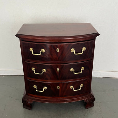 Vintage Thomasville Traditional Mahogany Bombe Chest