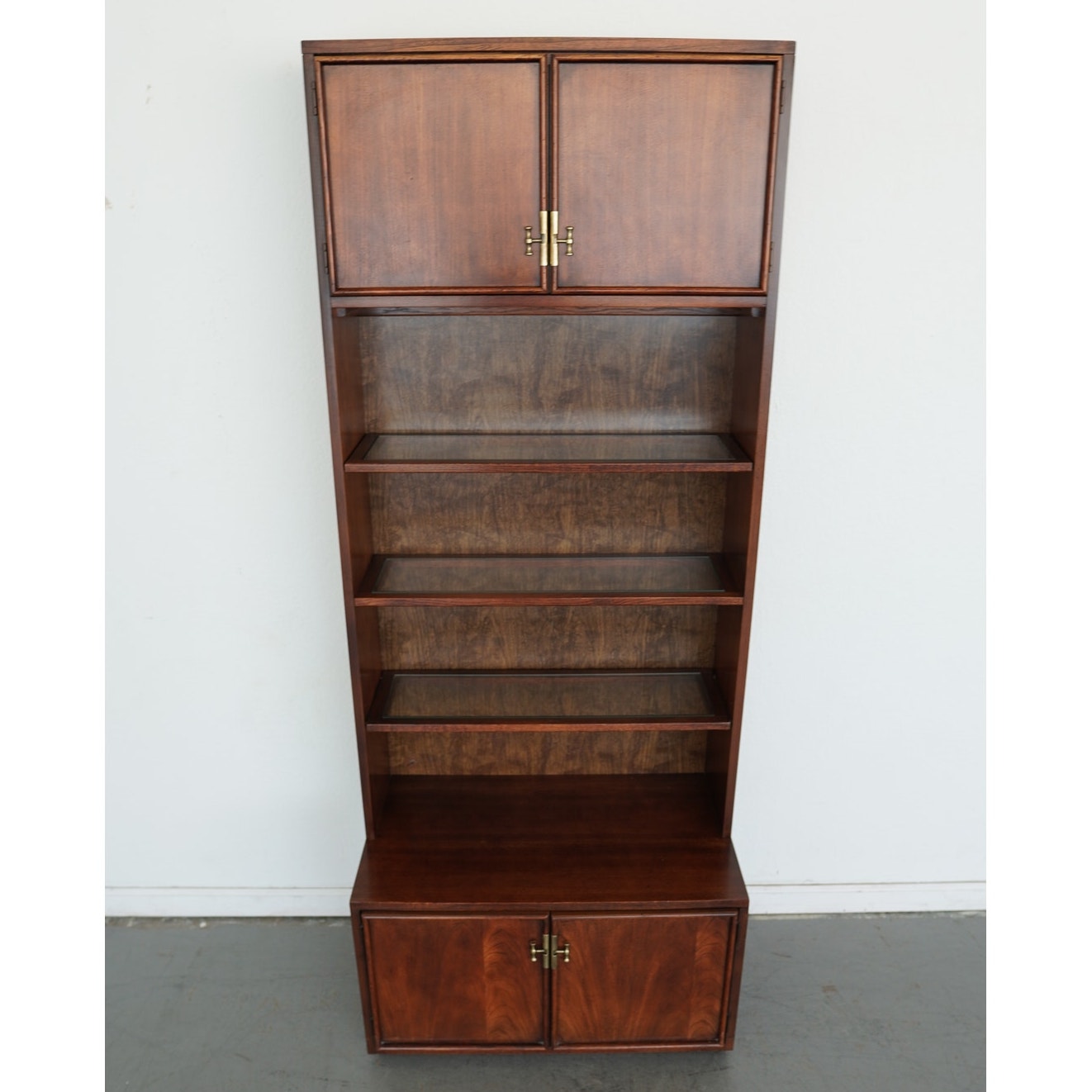 Vintage Mid-Century Modern Display Cabinet