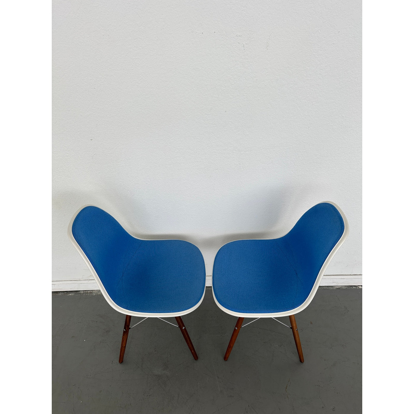 Herman Miller Eames Molded Plastic Side Chair (Set of 4)