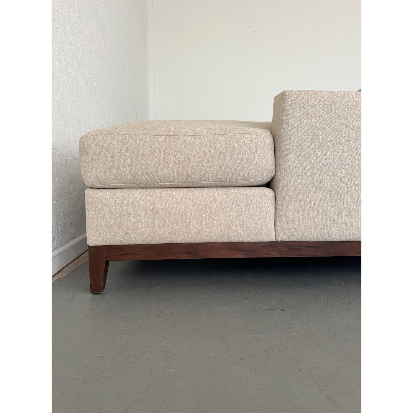 Living Spaces Besom II Sectional Sofa & Ottoman