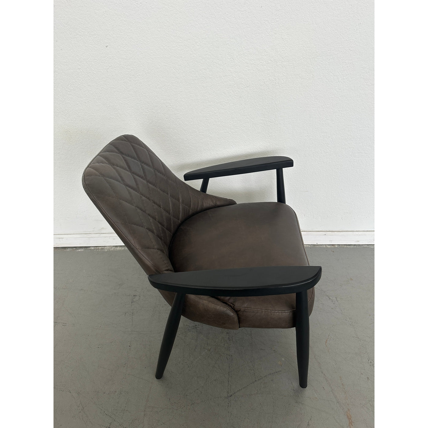 Artrageous Modern Furnishings Chair