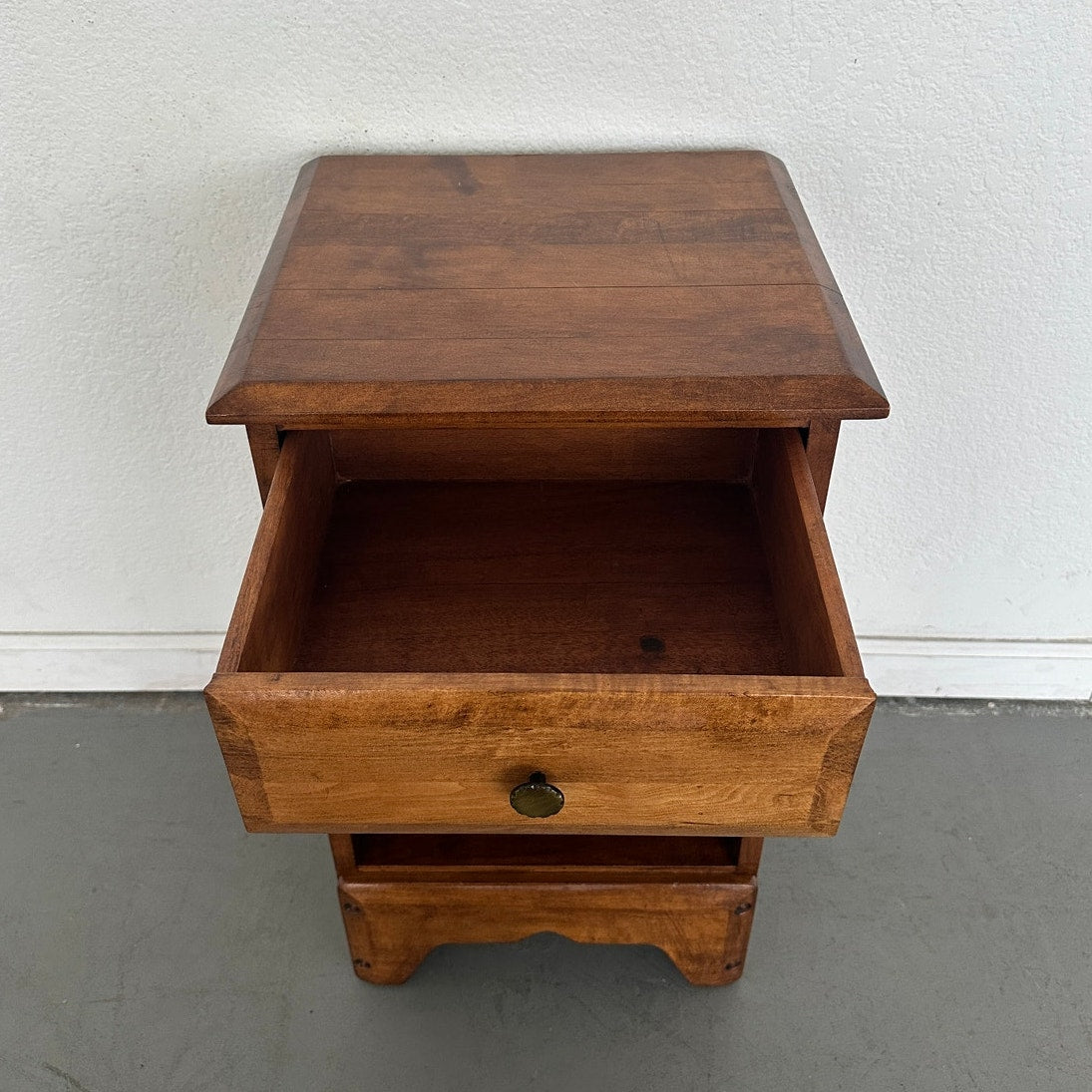 Davis Cabinet Company Nightstand