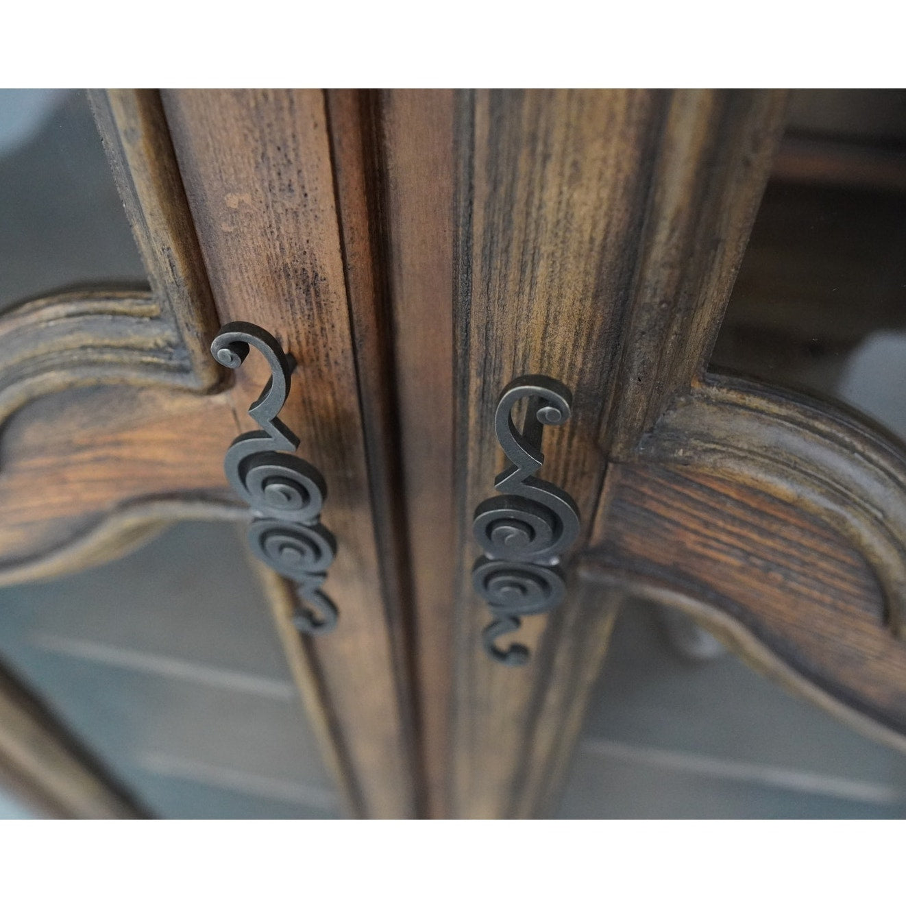 Hooker Furniture Rhapsody Bunching Curio