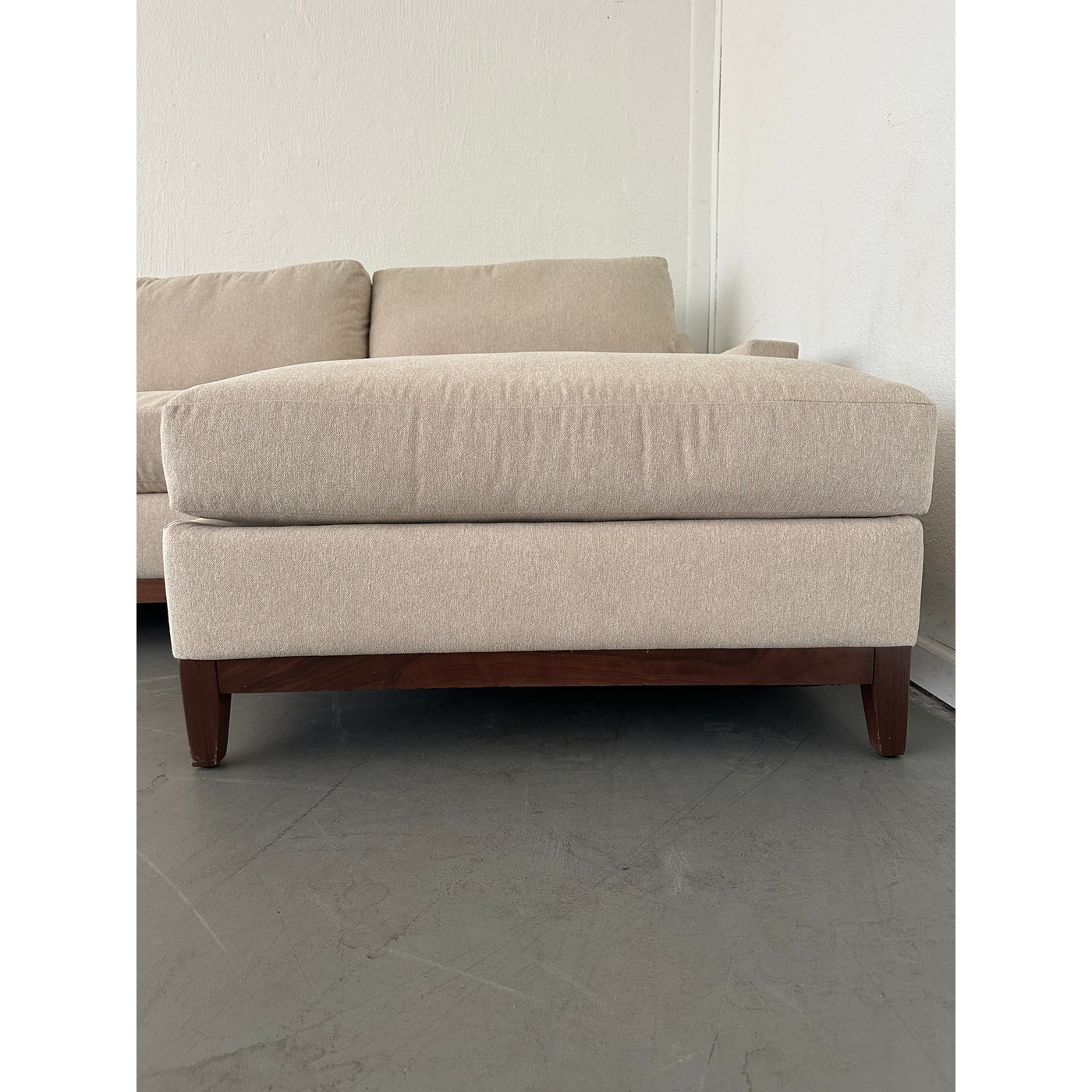 Living Spaces Besom II Sectional Sofa & Ottoman