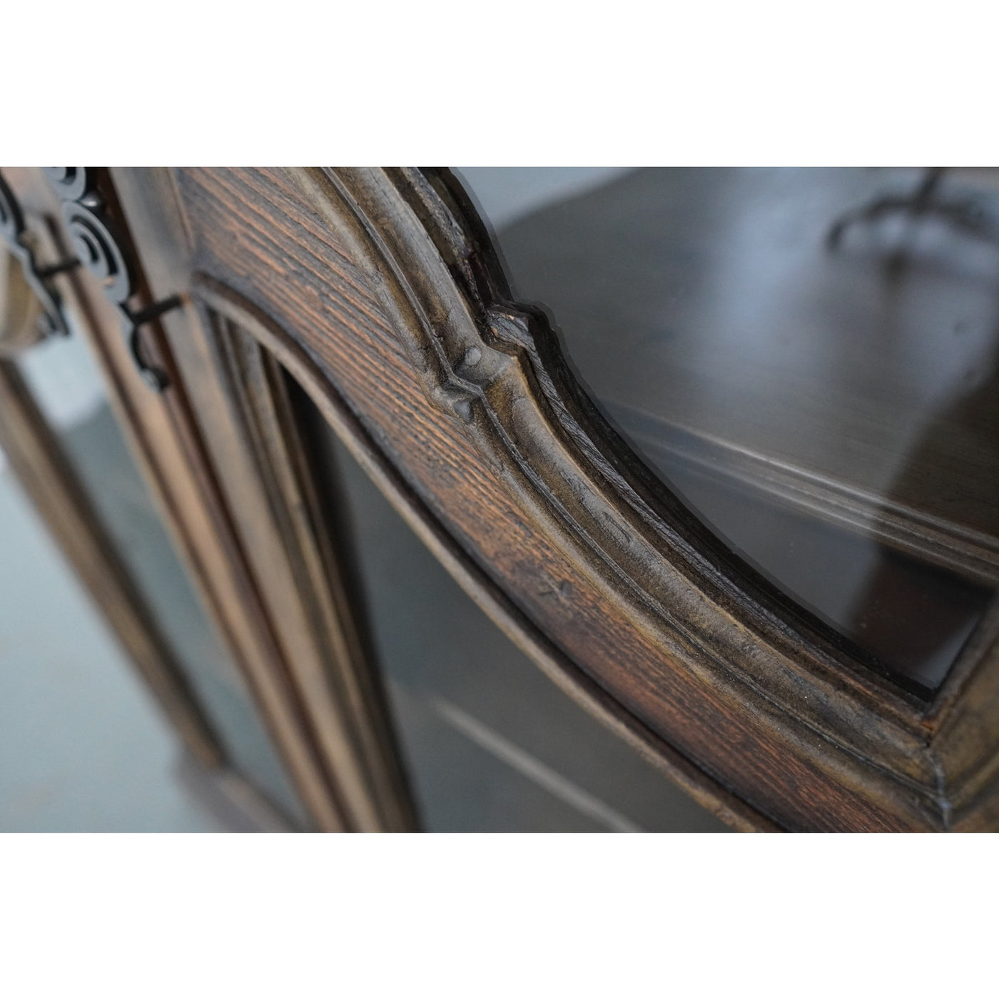 Hooker Furniture Rhapsody Bunching Curio