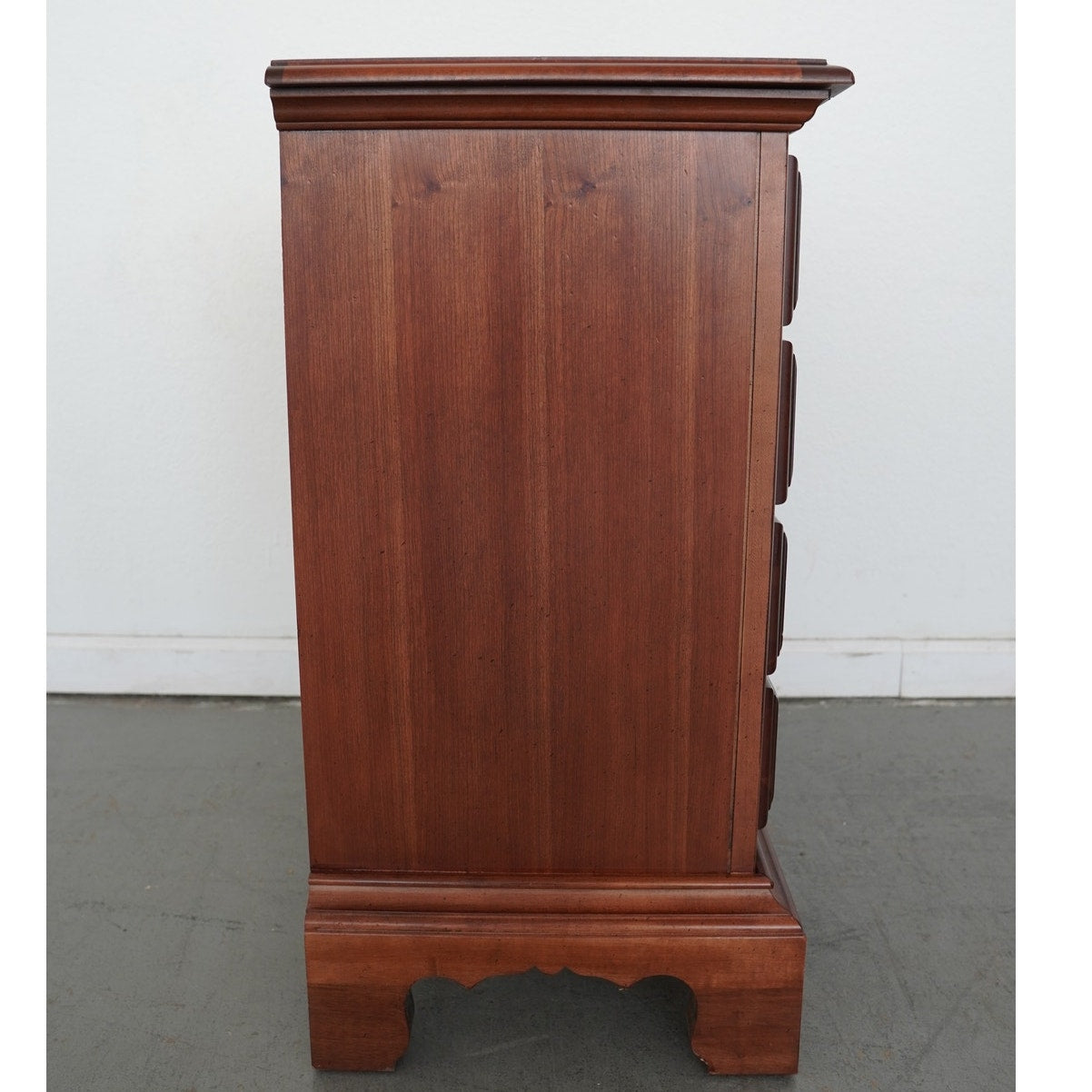 Vintage American Drew Traditional Mahogany 4-Drawer Nightstand