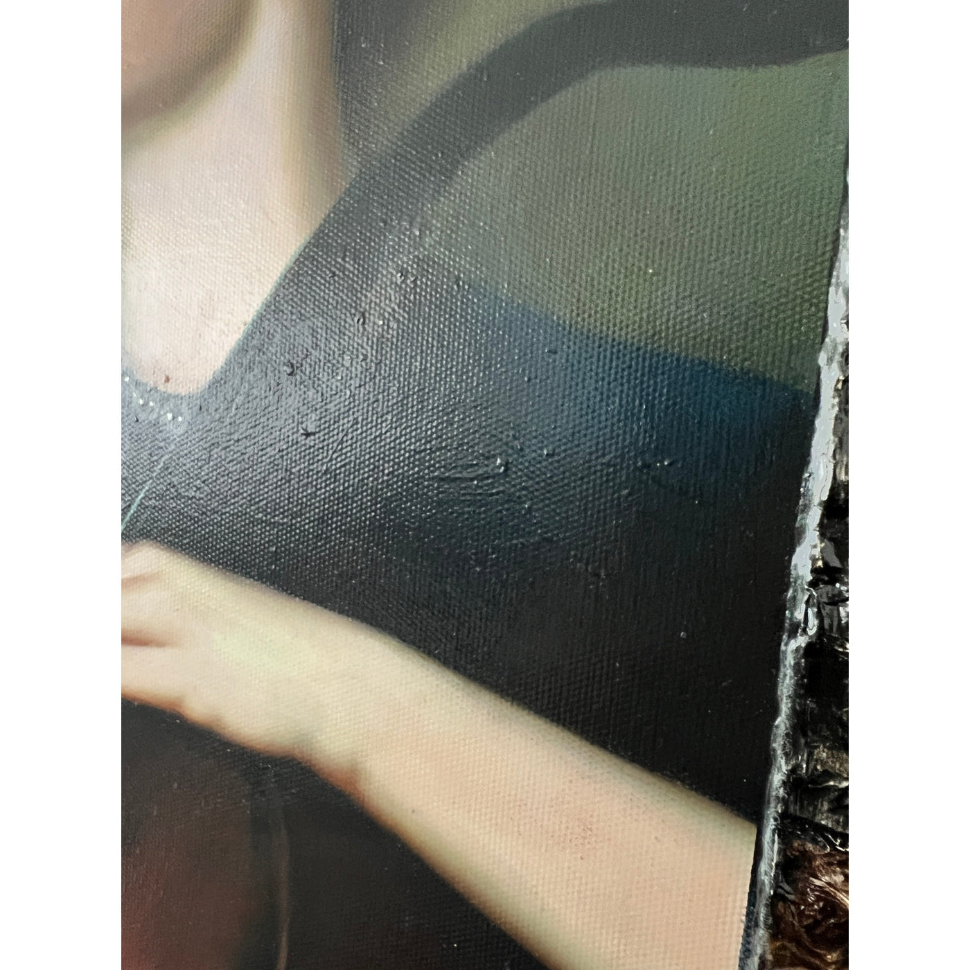 Manaz Textured Wall Art – “Cellist”