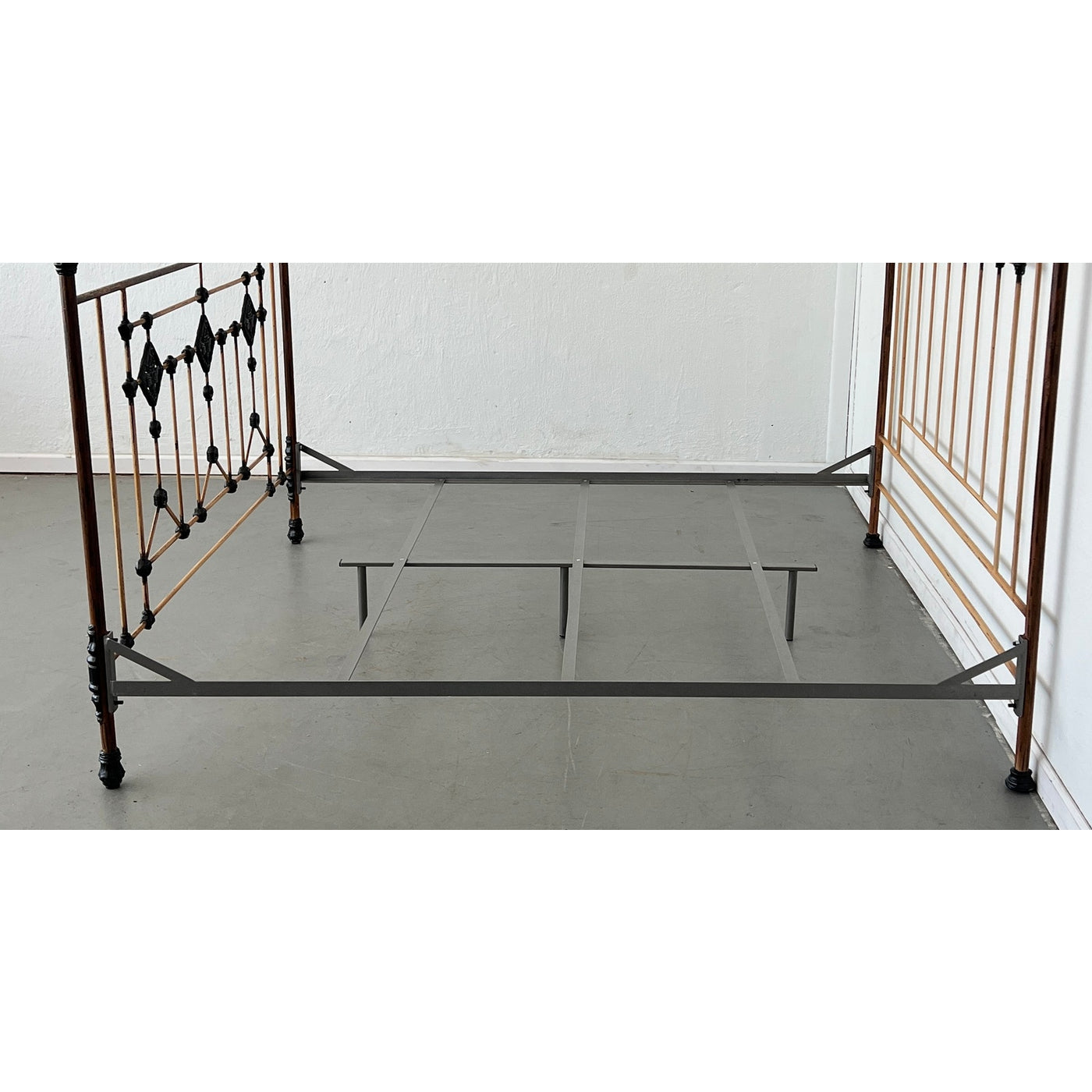 Benicia Foundry & Iron Works Clovis Iron Canopy Bed