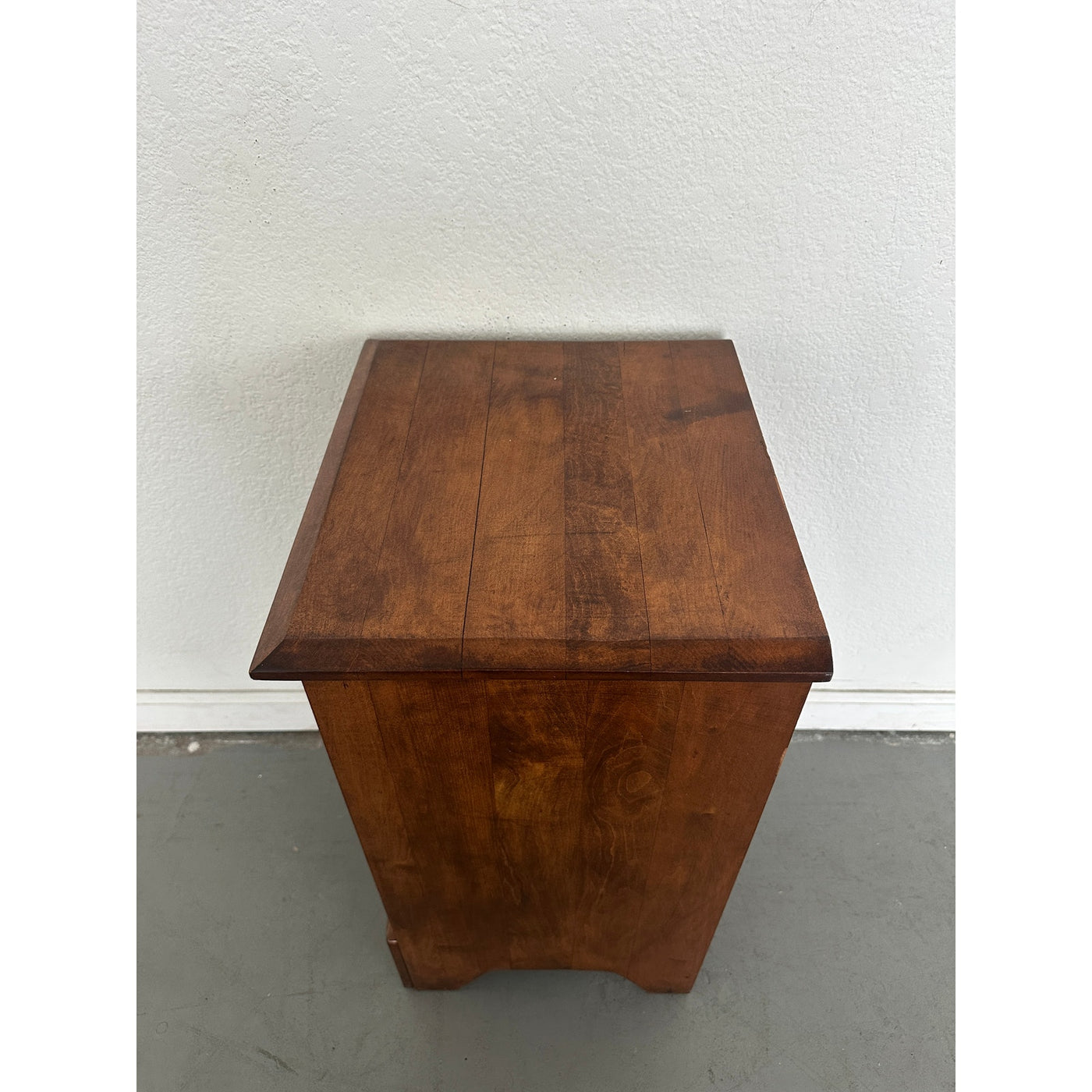 Davis Cabinet Company Nightstand