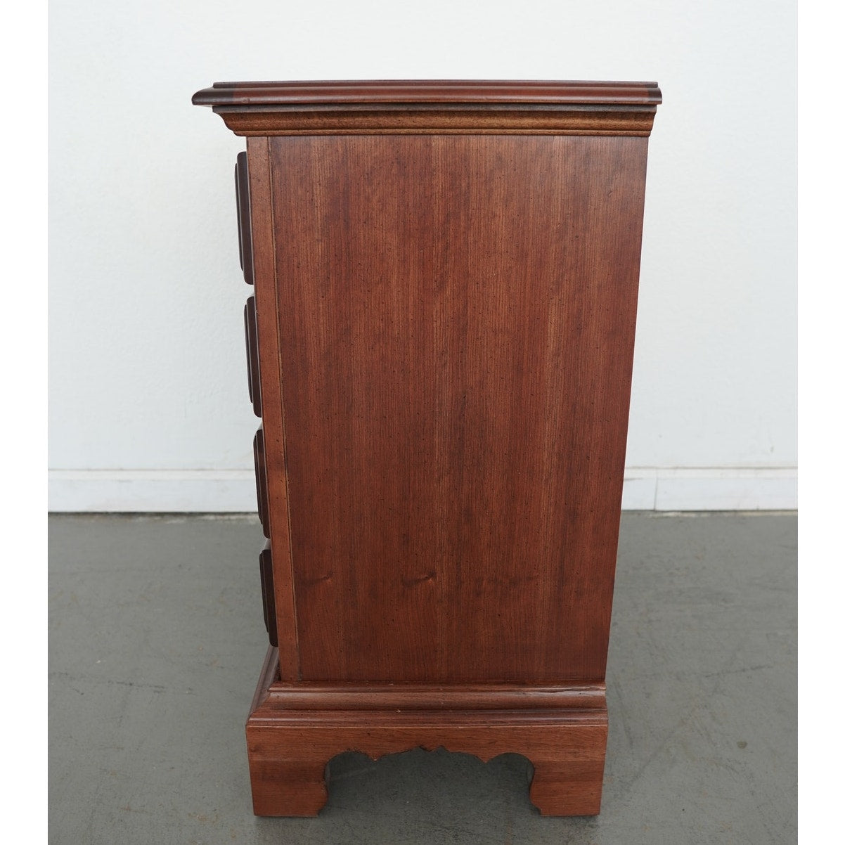 Vintage American Drew Traditional Mahogany 4-Drawer Nightstand