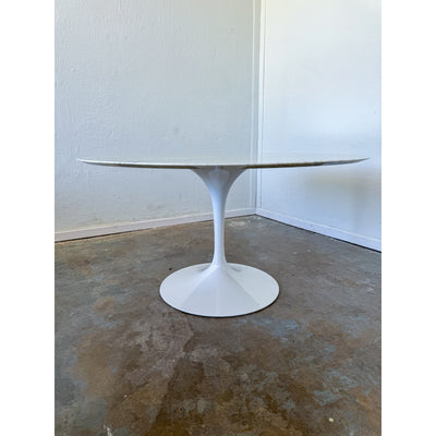 Design Within Reach Saarinen Dining Round Table 54"
