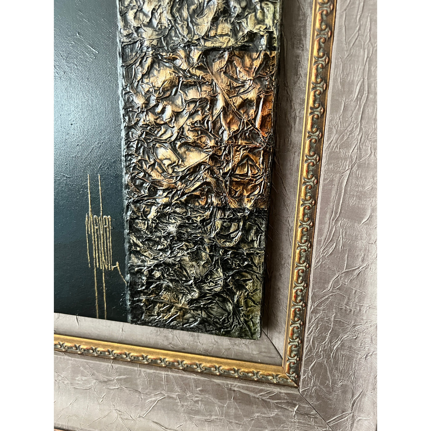 Manaz Textured Wall Art – “Cellist”