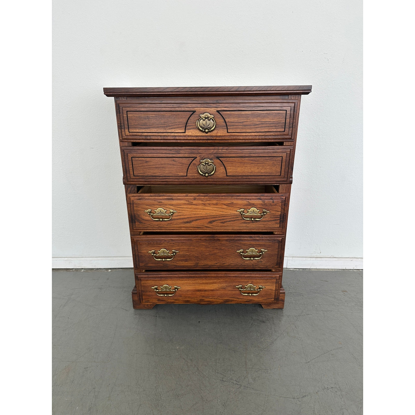 Vintage Broyhill Lenoir House 5-Drawer Oak Dresser
