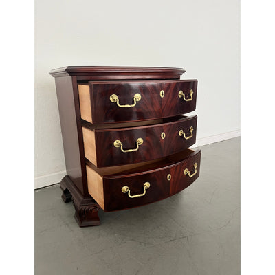 Vintage Thomasville Traditional Mahogany Bombe Chest