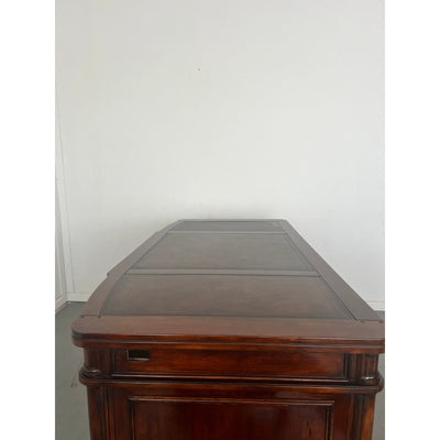 Hooker Furniture Leesburg Executive Desk