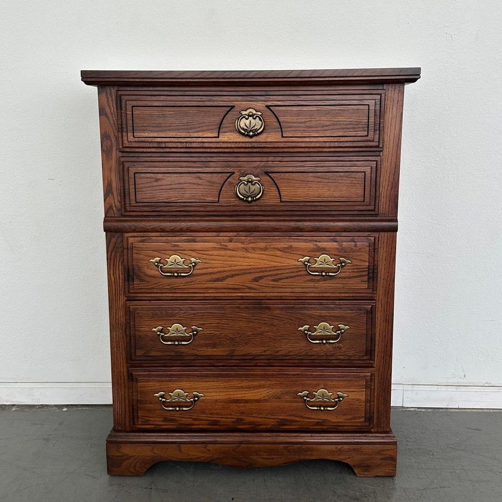 Vintage Broyhill Lenoir House 5-Drawer Oak Dresser