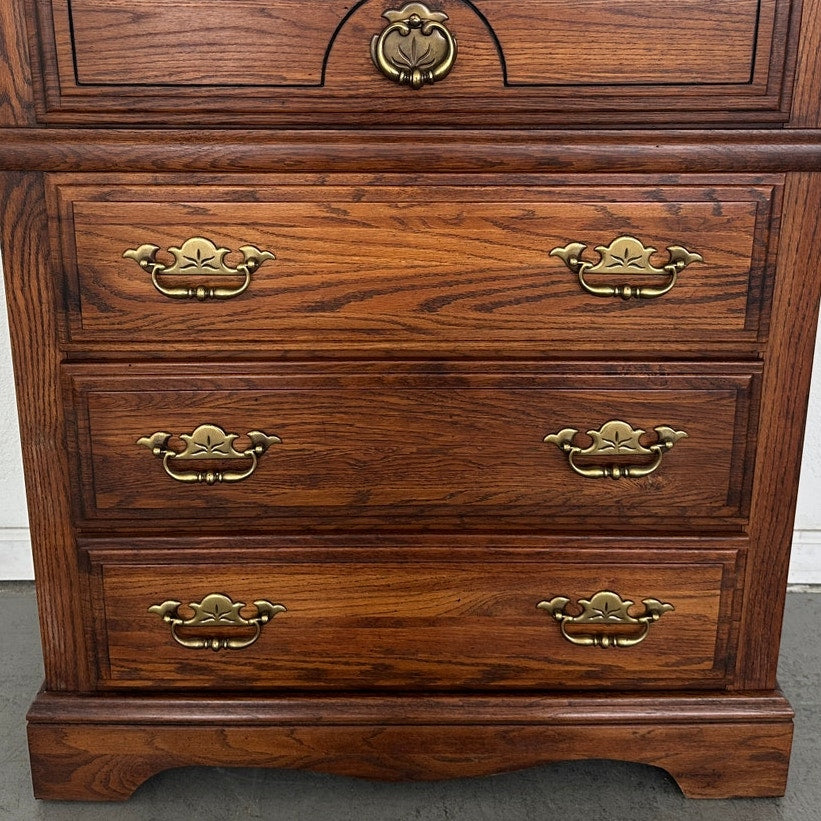 Vintage Broyhill Lenoir House 5-Drawer Oak Dresser
