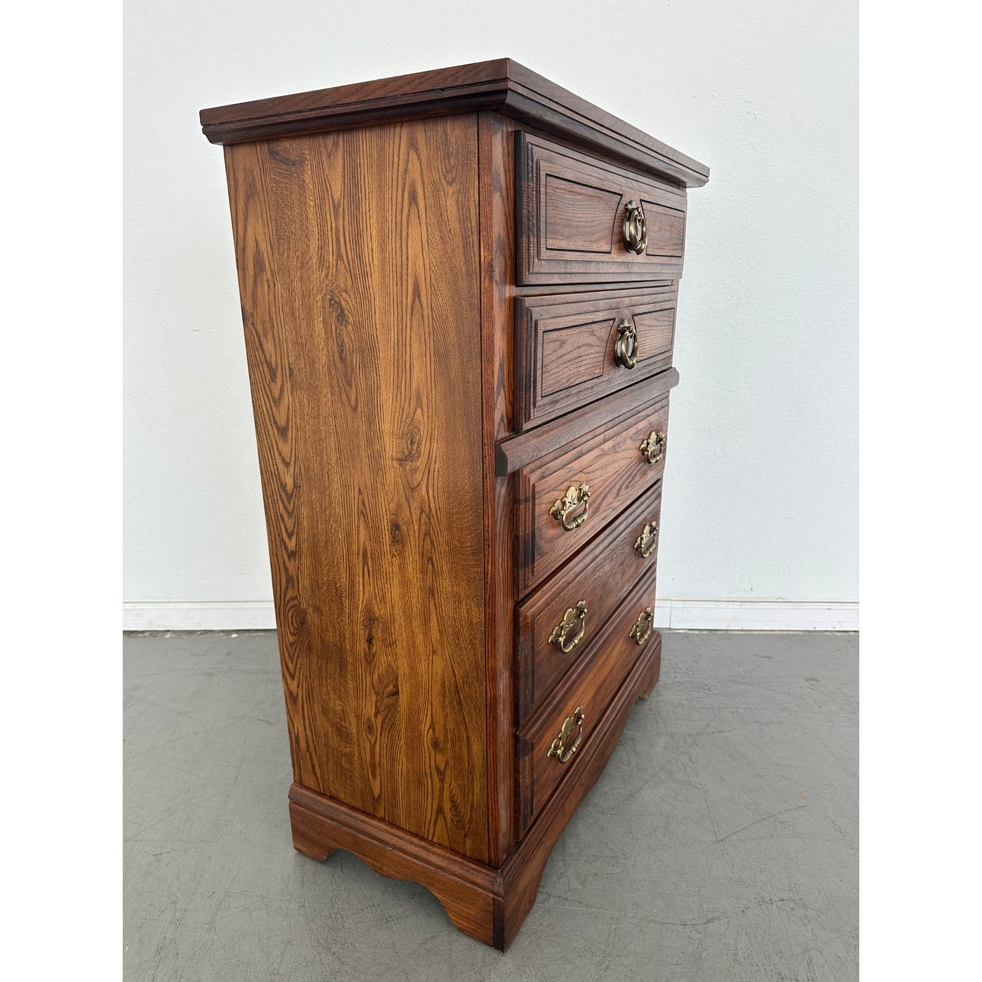 Vintage Broyhill Lenoir House 5-Drawer Oak Dresser